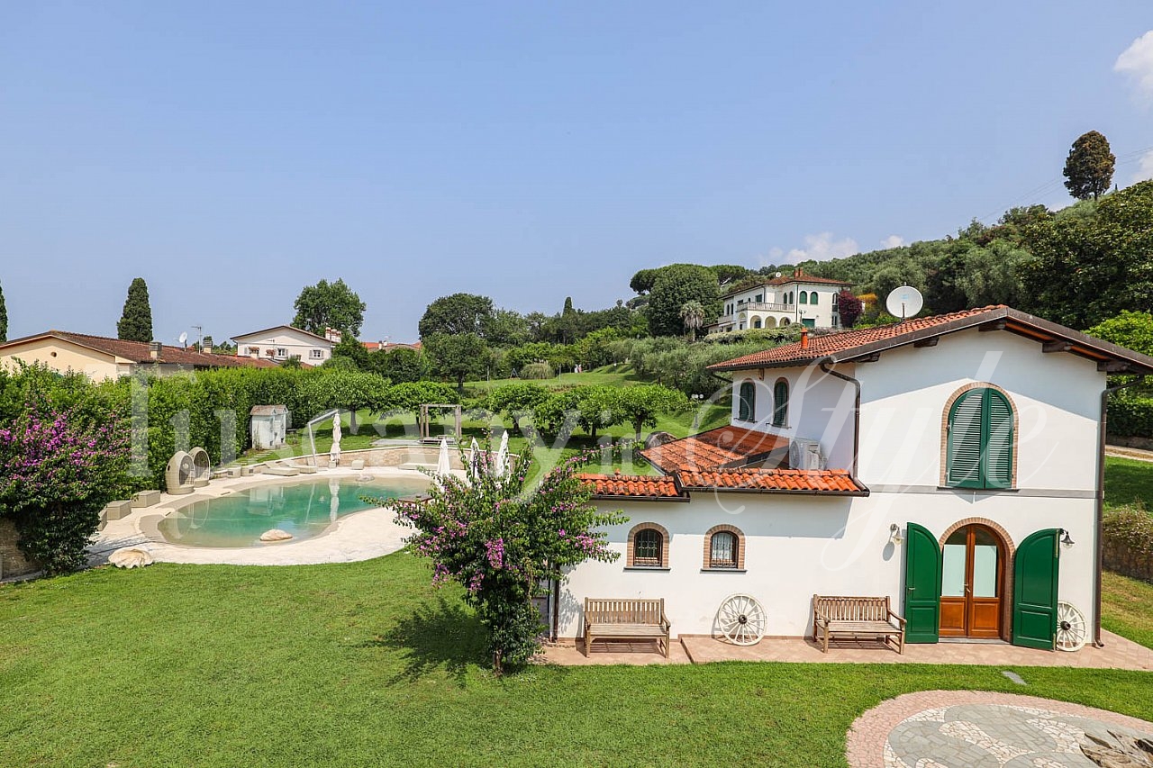Villa Pietrasanta-Houses Cittàgiardino-16