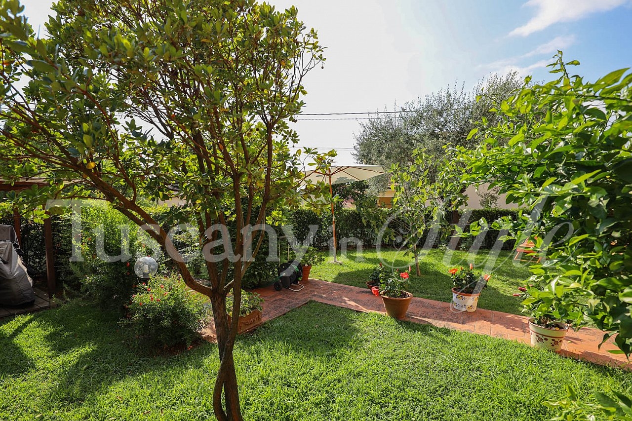 Villa Pietrasanta-Lovely villa within walking distance of Pietrasanta historical centre-2