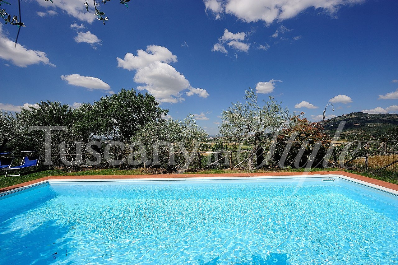  Cortona-Country home with estensive land and private pool-13